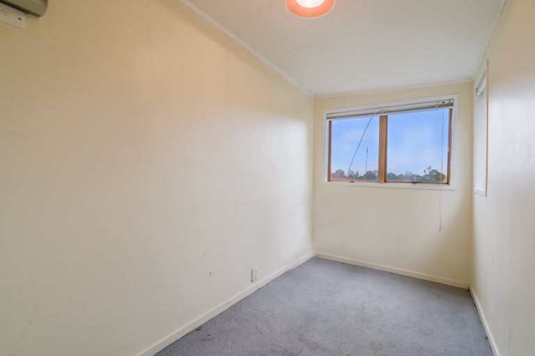 Photo of property in 9 Rangeview Road, Sunnyvale, Auckland, 0612