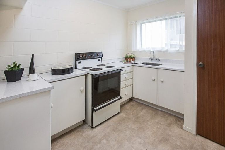 Photo of property in 2/26 Angelo Avenue, Howick, Auckland, 2014
