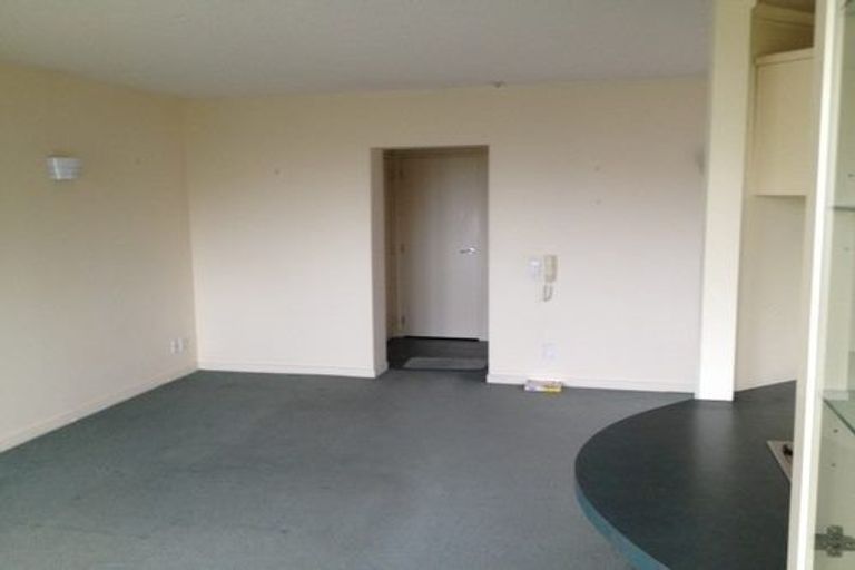 Photo of property in 568f Adelaide Road, Berhampore, Wellington, 6023