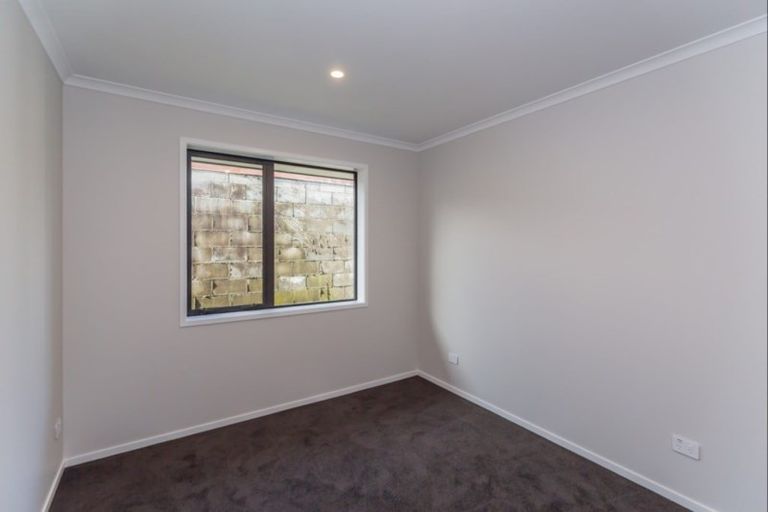 Photo of property in 30b Queenwood Road, Levin, 5510