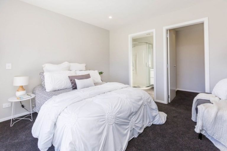 Photo of property in 22 Filmer Crescent, Wallaceville, Upper Hutt, 5018