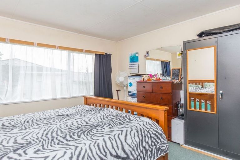 Photo of property in 2/50 Kenderdine Road, Papatoetoe, Auckland, 2025