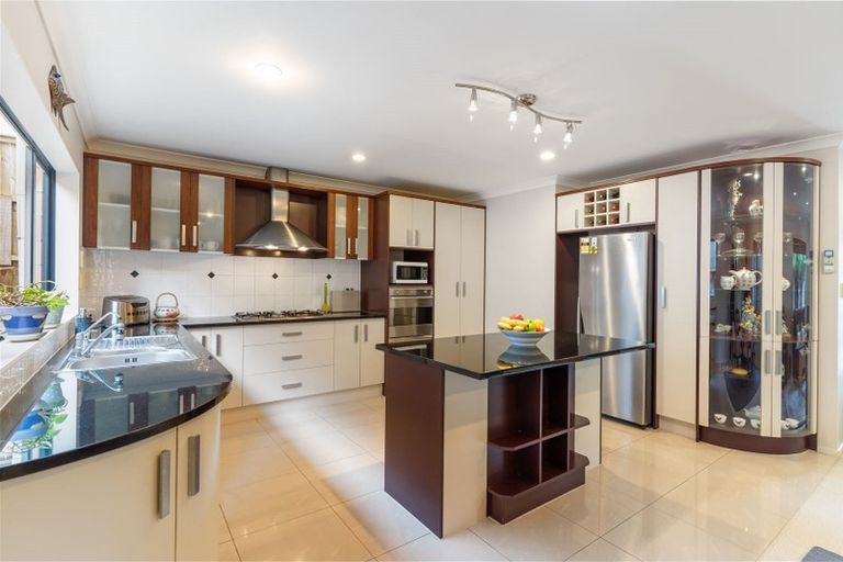 Photo of property in 1a Simmental Crescent, Somerville, Auckland, 2014