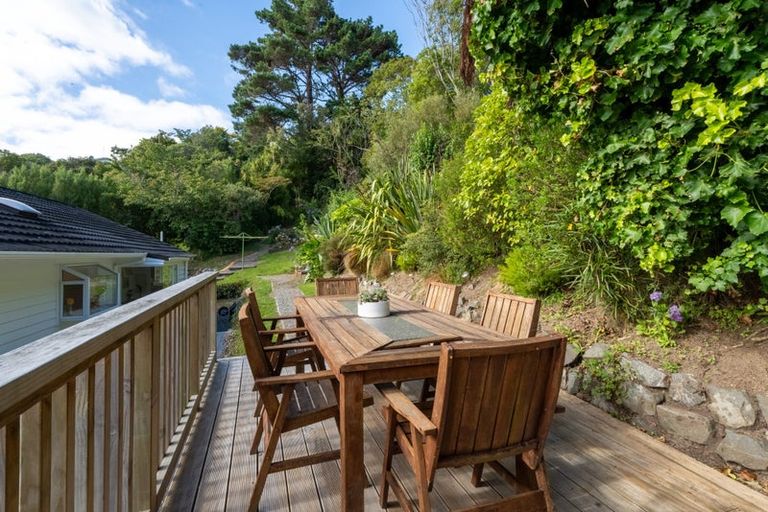 Photo of property in 14 Dormar Place, Churton Park, Wellington, 6037