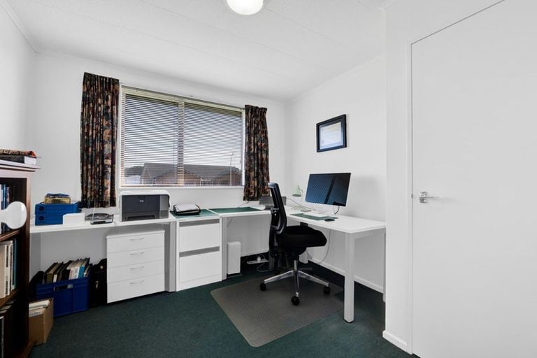 Photo of property in 18 Pohutukawa Drive, Opunake, 4616