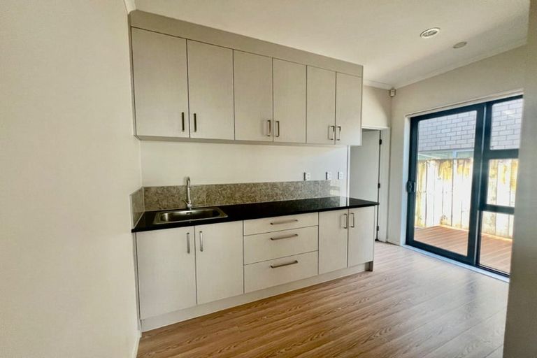 Photo of property in 99 Flat Bush School Road, Flat Bush, Auckland, 2019
