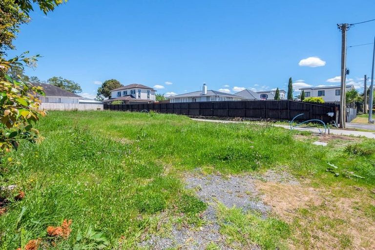 Photo of property in 9a Edwards Avenue, Henderson, Auckland, 0610
