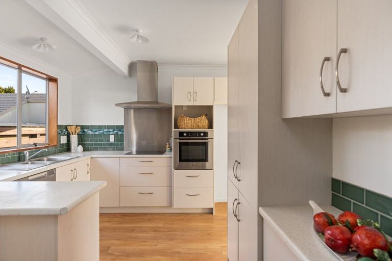 Photo of property in 24 Otumoetai Road, Judea, Tauranga, 3110