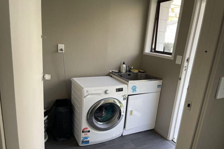 Photo of property in 10 Granville Drive, Massey, Auckland, 0614