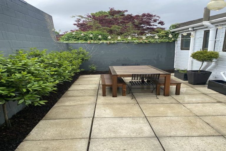 Photo of property in 115a Merivale Lane, Merivale, Christchurch, 8014