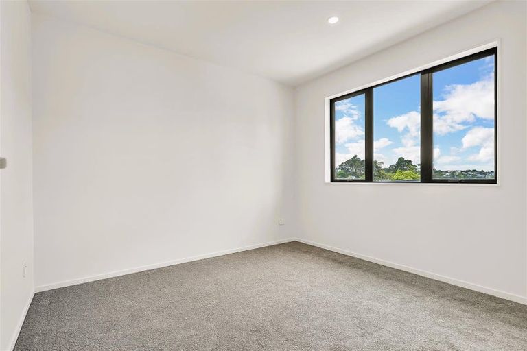 Photo of property in 16d Bellringer Road, Massey, Auckland, 0614