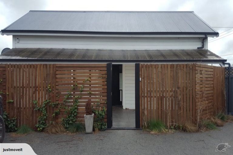 Photo of property in 2 Moffett Street, Islington, Christchurch, 8042