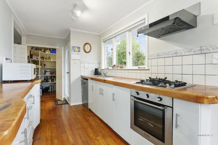 Photo of property in 512 West Coast Road, Oratia, Auckland, 0604