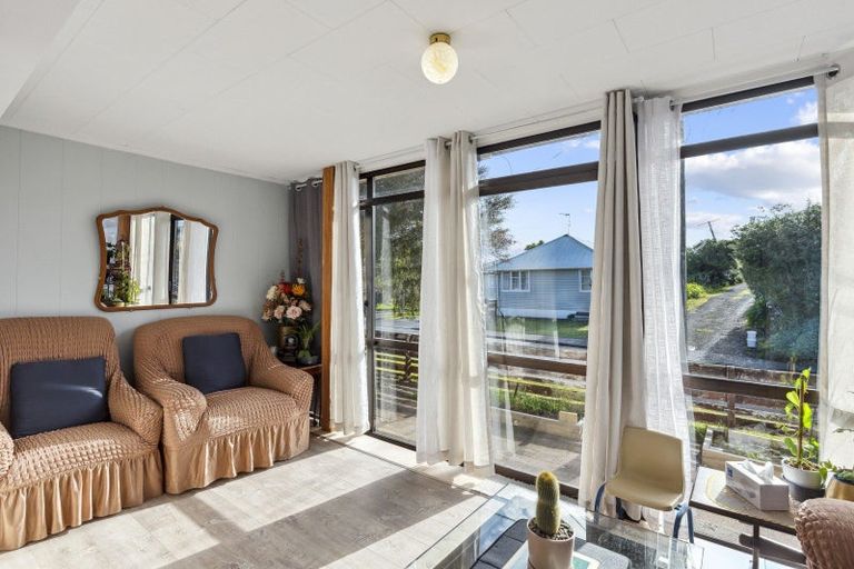 Photo of property in 16 Eatwell Avenue, Paraparaumu Beach, Paraparaumu, 5032