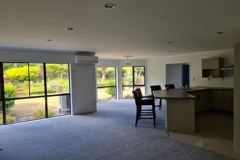 Photo of property in 10 Gleaming Place, Waiuku, 2123