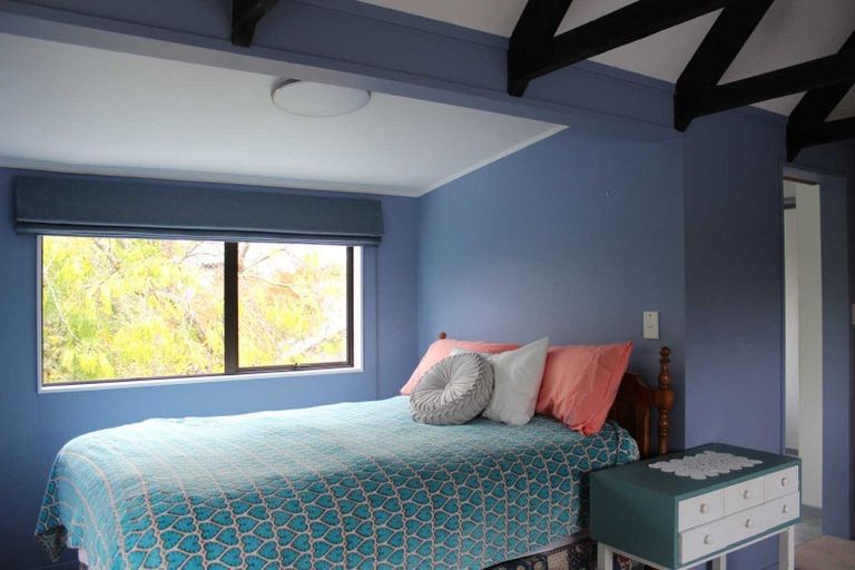 Photo of property in 26 Springdale Grove, Fitzherbert, Palmerston North, 4410