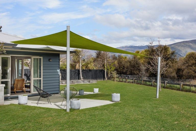 Photo of property in 17 Hunt Place, Albert Town, Wanaka, 9305