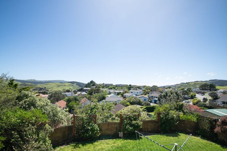 Photo of property in 6 Maracas Crescent, Grenada Village, Wellington, 6037