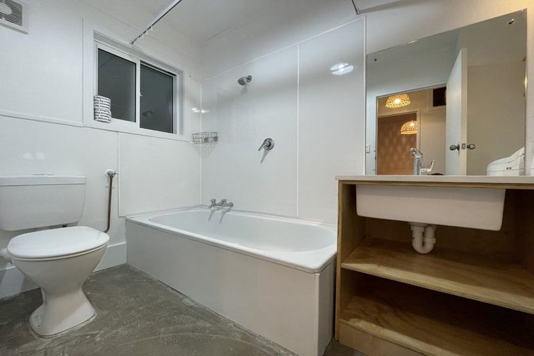 Photo of property in 1/1 Harland Street, Brooklyn, Wellington, 6021