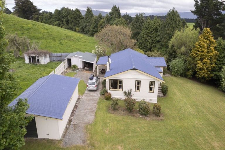 Photo of property in 262 Nireaha Hukanui Road, Eketahuna, 4995