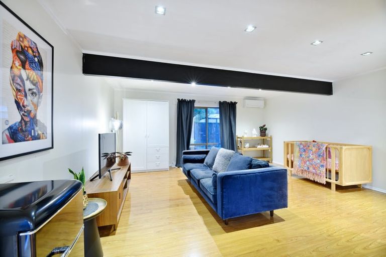 Photo of property in 5 Tatyana Place, Massey, Auckland, 0614