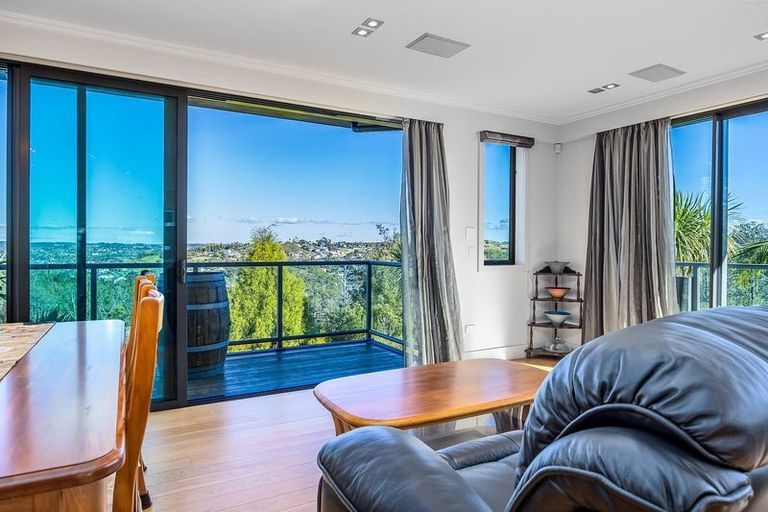Photo of property in 106 Hillcrest Road, Hatfields Beach, Orewa, 0931