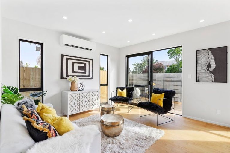 Photo of property in 44b Blakeborough Drive, Forrest Hill, Auckland, 0620