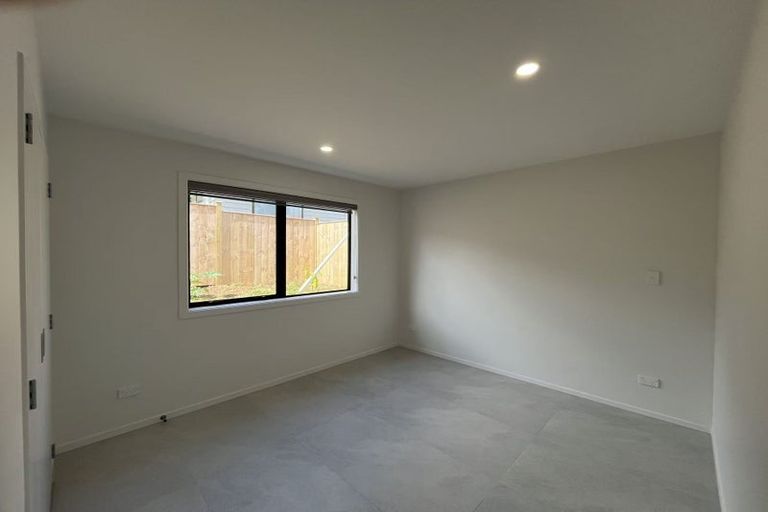 Photo of property in 15a Aronia Way, Goodwood Heights, Auckland, 2105