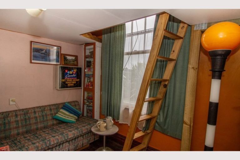 Photo of property in 36 Seddon Street, Waikanae, 5036