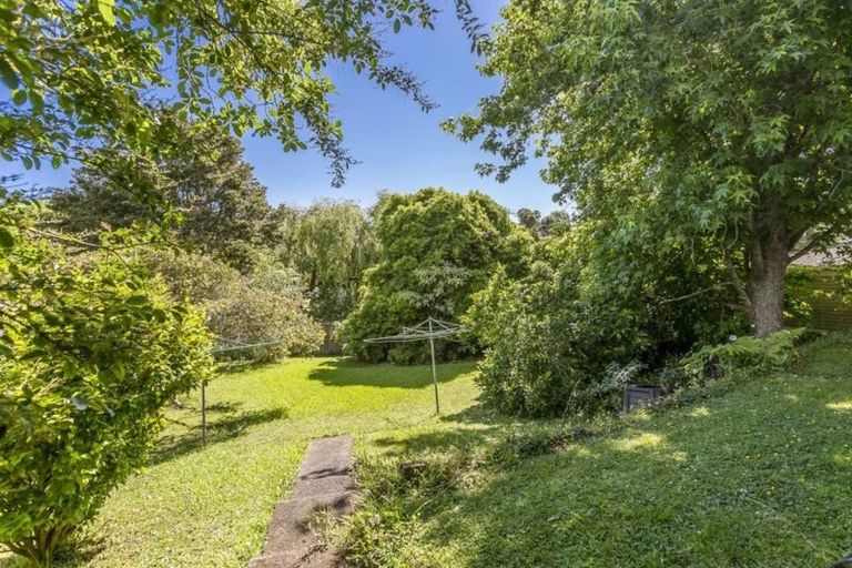 Photo of property in 2/111 Eskdale Road, Birkdale, Auckland, 0626