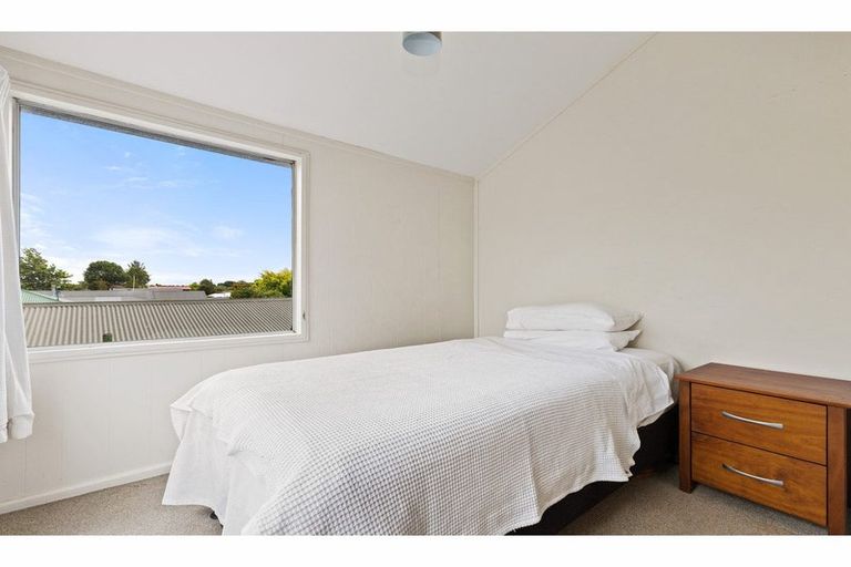 Photo of property in 18 Birdwood Avenue, Beckenham, Christchurch, 8023