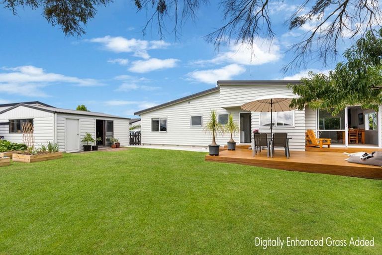 Photo of property in 243 Gravatt Road, Papamoa Beach, Papamoa, 3118