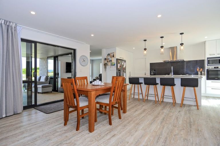 Photo of property in 15 Anglers Way, Omokoroa, 3114