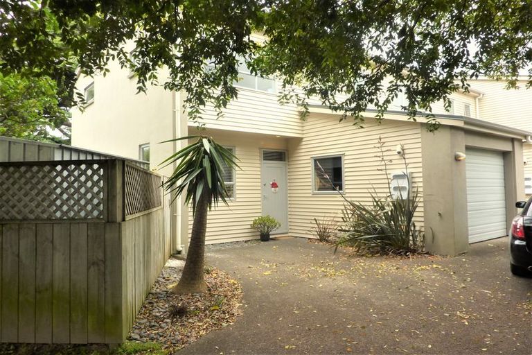 Photo of property in 17a Oakland Avenue, Papatoetoe, Auckland, 2025