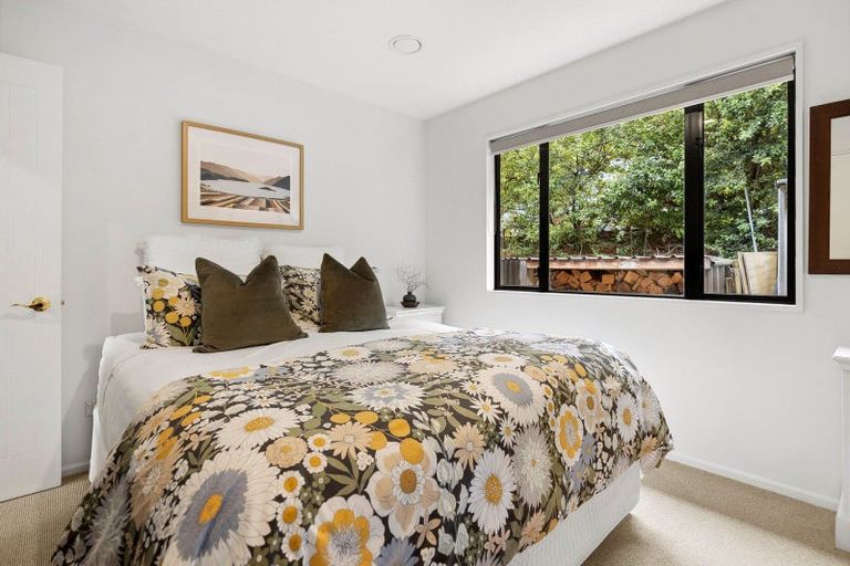 Photo of property in 5 Trevathan Lane, Wanaka, 9305