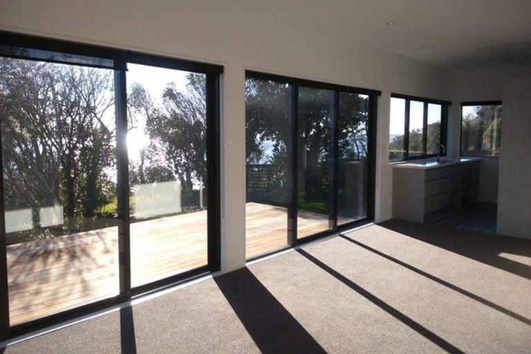 Photo of property in 5 Te Awakura Terrace, Mount Pleasant, Christchurch, 8081