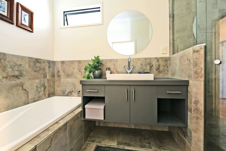 Photo of property in 244 Seafield Road, Eskdale, Napier, 4182