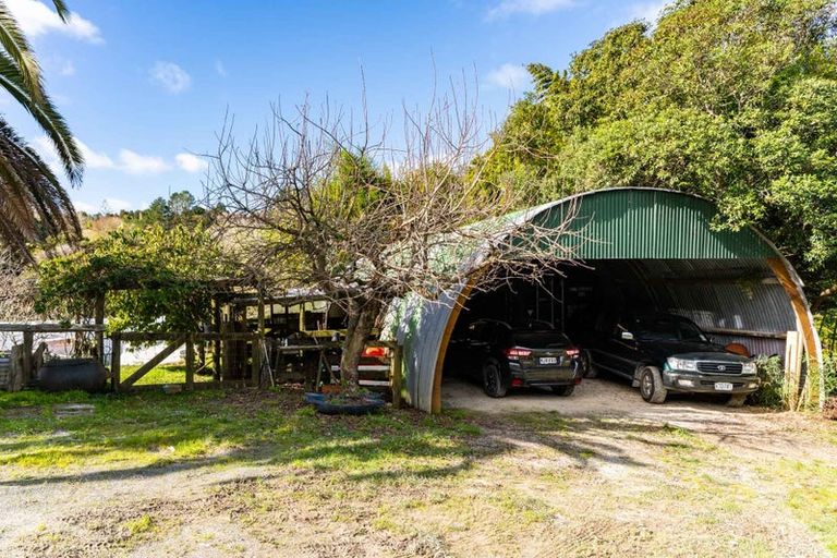 Photo of property in 330 Franklin Road, Paparoa, 0571