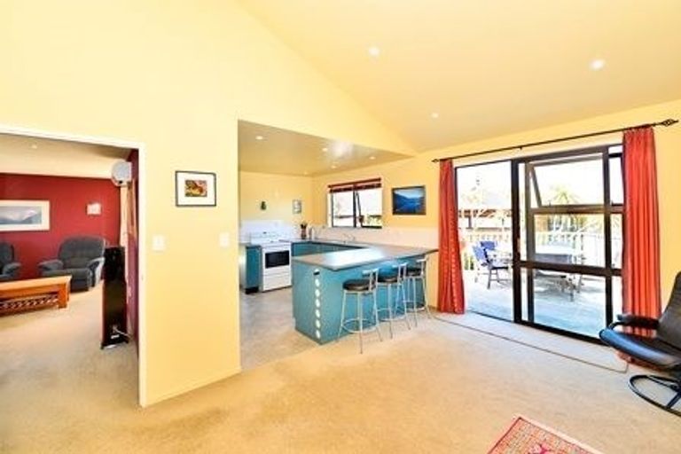 Photo of property in 12 Dominica Crescent, Grenada Village, Wellington, 6037