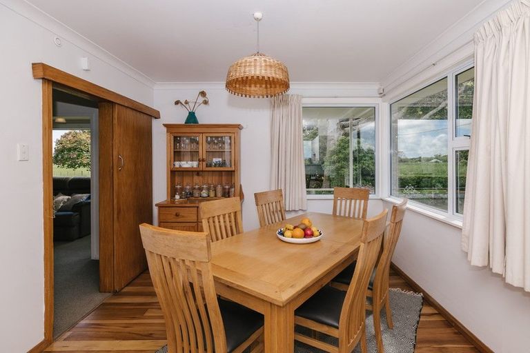 Photo of property in 305 Karere Road, Tiakitahuna, Palmerston North, 4477