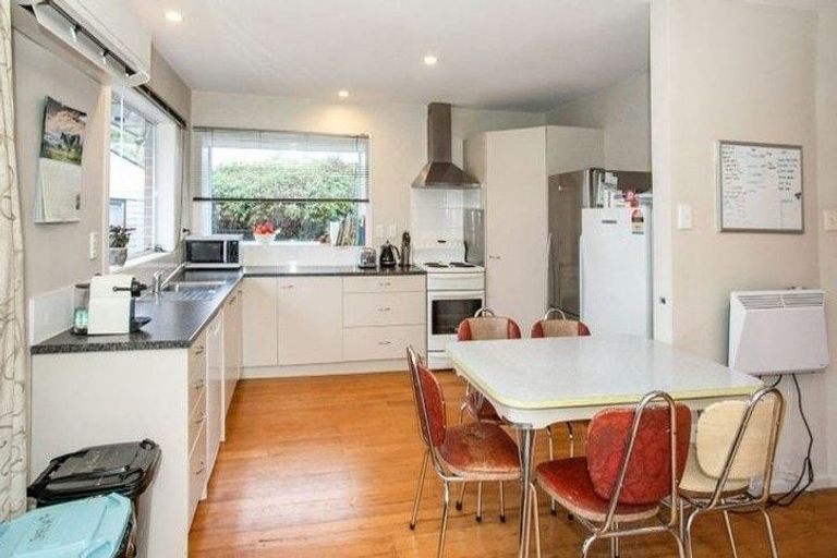 Photo of property in 26 Curletts Road, Sockburn, Christchurch, 8042