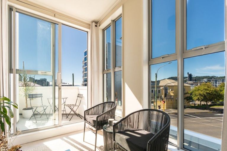 Photo of property in 31 Karo Drive, Te Aro, Wellington, 6011