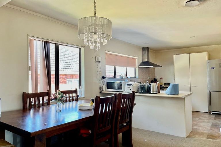 Photo of property in 2/62 Hillcrest Road, Papatoetoe, Auckland, 2025