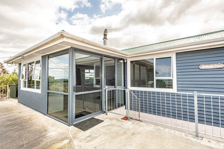 Photo of property in 86 Karaka Street, Castlecliff, Whanganui, 4501