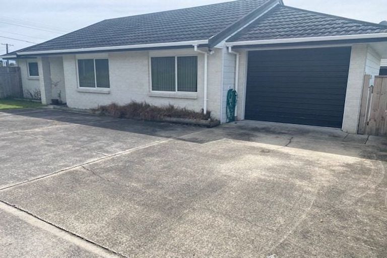 Photo of property in 35 Raumati Road, Raumati Beach, Paraparaumu, 5032
