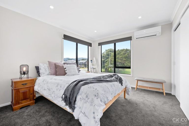 Photo of property in 7 Mawai Hakona Drive, Wallaceville, Upper Hutt, 5018