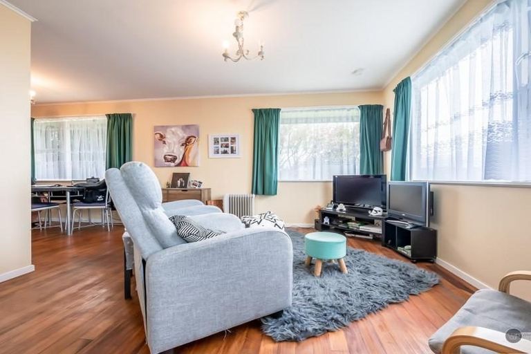 Photo of property in 23 Bushey Way, Maungaraki, Lower Hutt, 5010