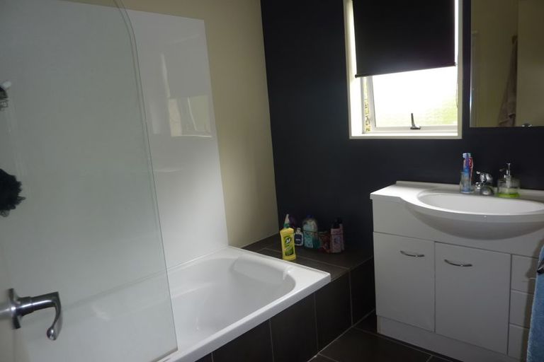 Photo of property in 17a Oakland Avenue, Papatoetoe, Auckland, 2025