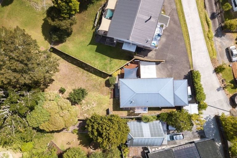 Photo of property in 17a John Road, Stanmore Bay, Whangaparaoa, 0932