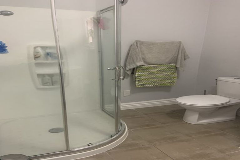 Photo of property in 4/140 Calliope Road, Stanley Point, Auckland, 0624